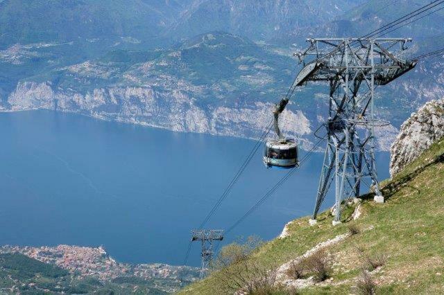 Apartament Luna Wifi Free - Malcesine Bagian luar foto