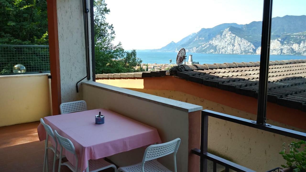 Apartament Luna Wifi Free - Malcesine Bagian luar foto
