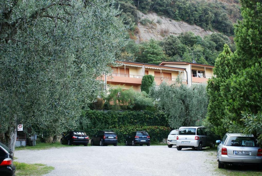 Apartament Luna Wifi Free - Malcesine Bagian luar foto