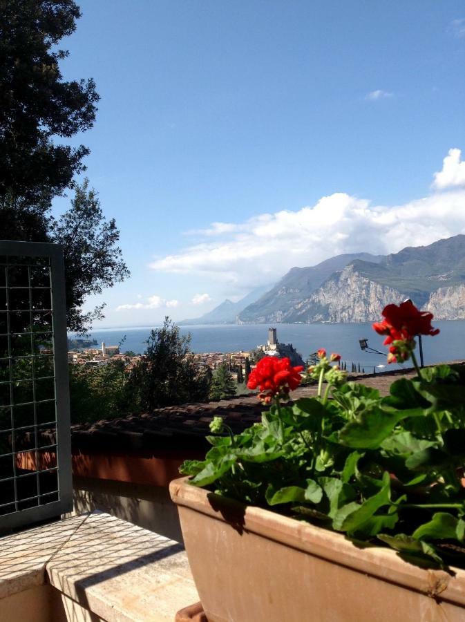 Apartament Luna Wifi Free - Malcesine Bagian luar foto