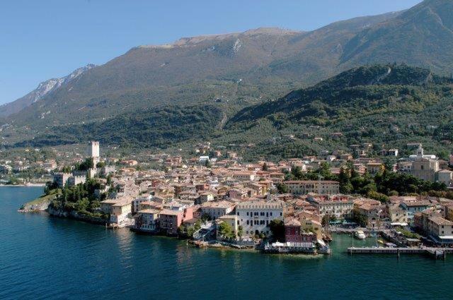 Apartament Luna Wifi Free - Malcesine Bagian luar foto