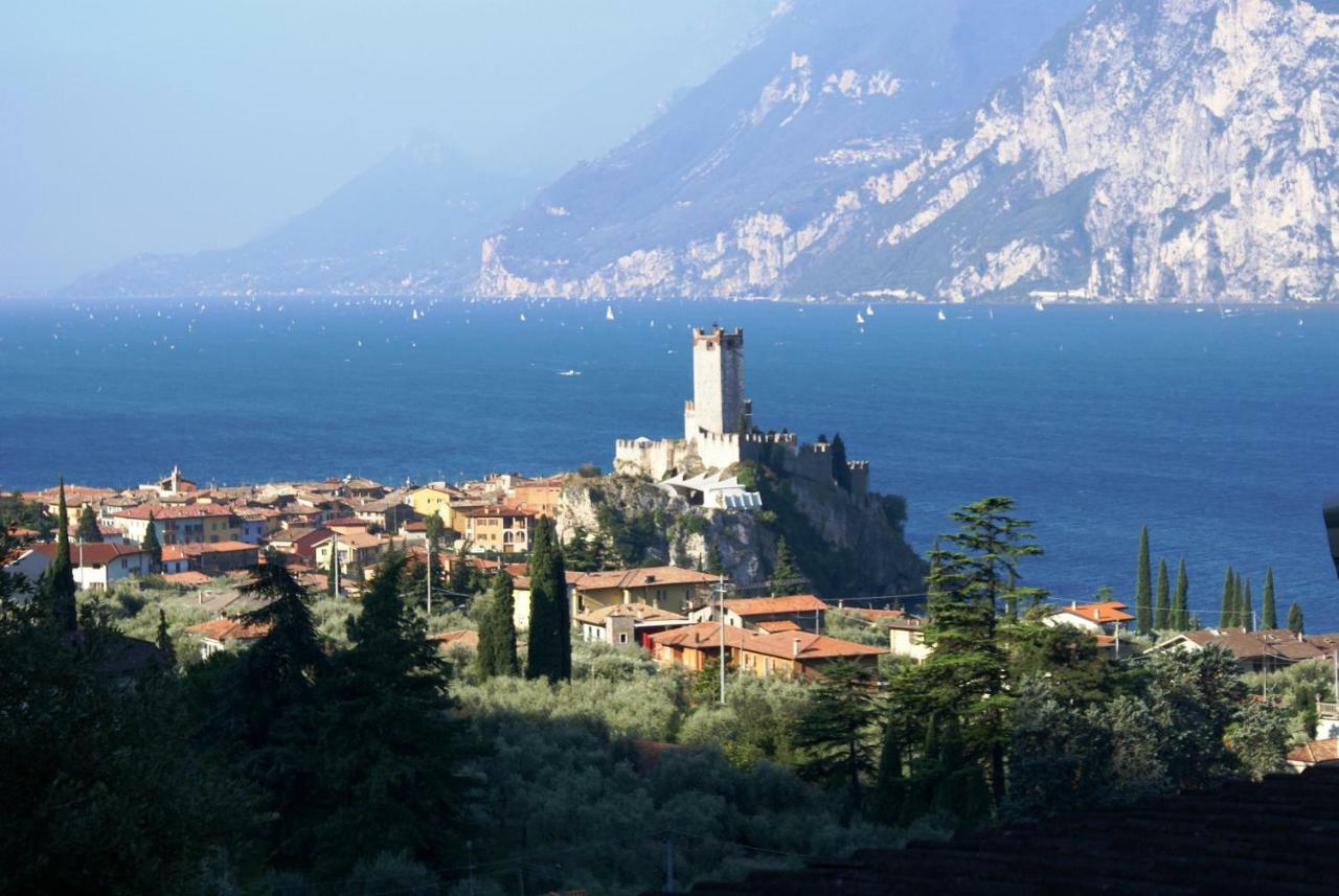 Apartament Luna Wifi Free - Malcesine Bagian luar foto